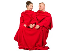 Červená hřejivá deka s rukávy pro pár