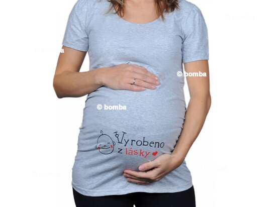 Šedé těhotenské tričko s nápisem Vyrobeno z lásky